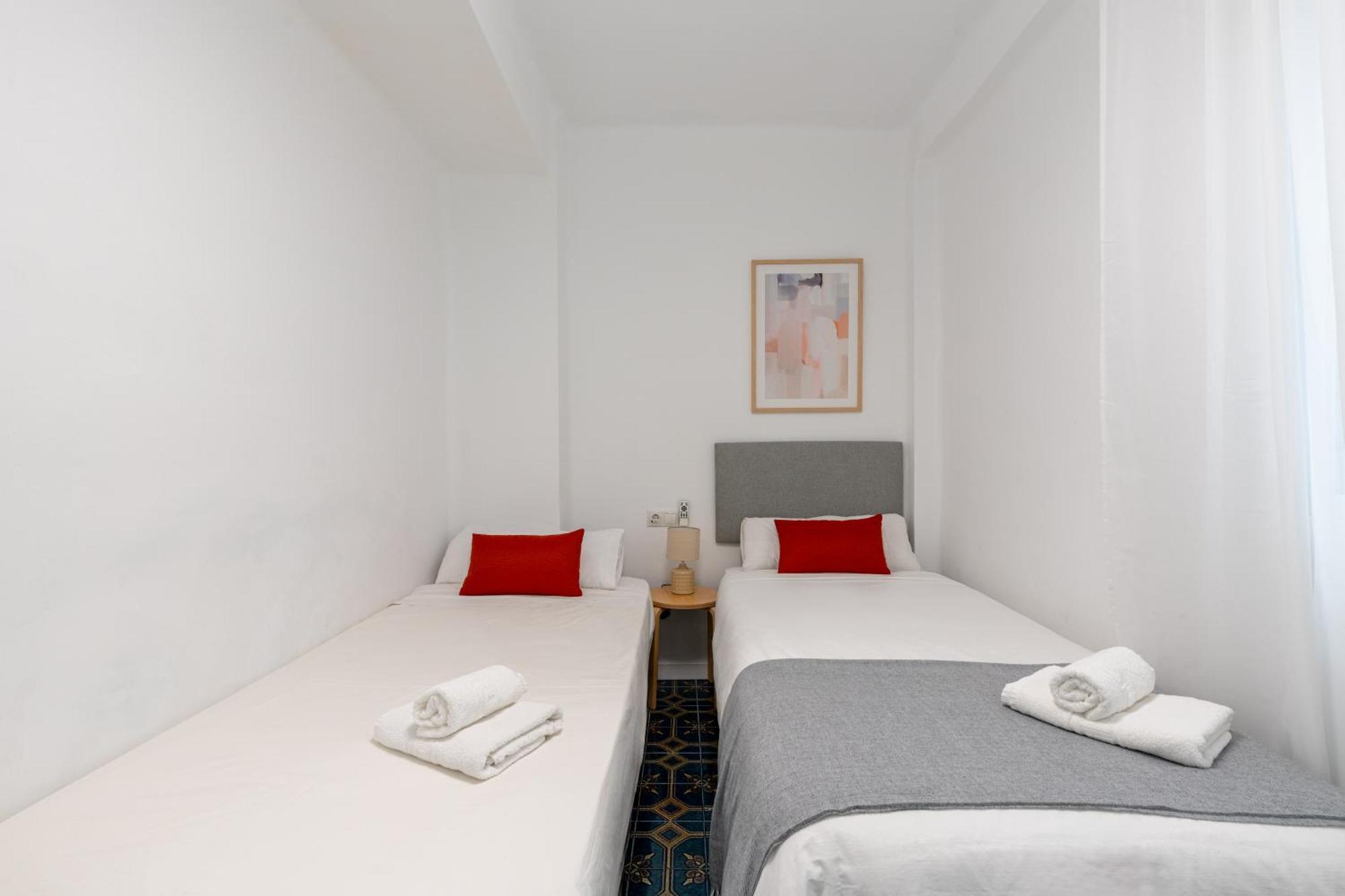 Piso Elegante Y Nuevo De 3 Habitaciones Y 2 Banos 塞维利亚 外观 照片