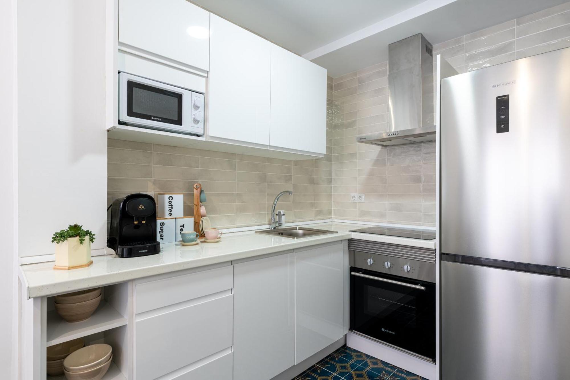 Piso Elegante Y Nuevo De 3 Habitaciones Y 2 Banos 塞维利亚 外观 照片
