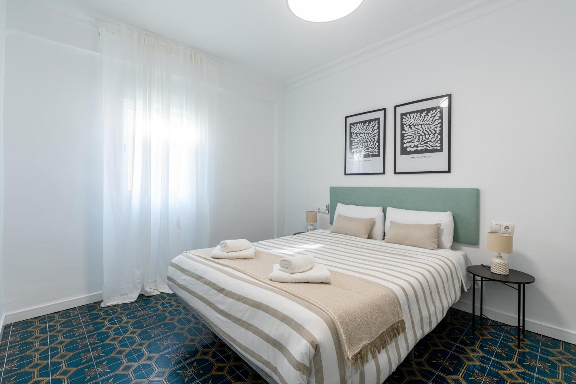 Piso Elegante Y Nuevo De 3 Habitaciones Y 2 Banos 塞维利亚 外观 照片