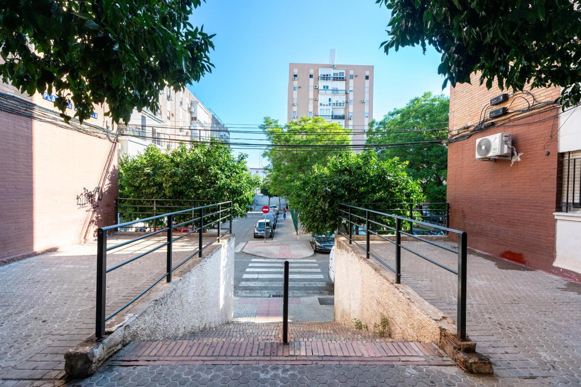 Piso Elegante Y Nuevo De 3 Habitaciones Y 2 Banos 塞维利亚 外观 照片