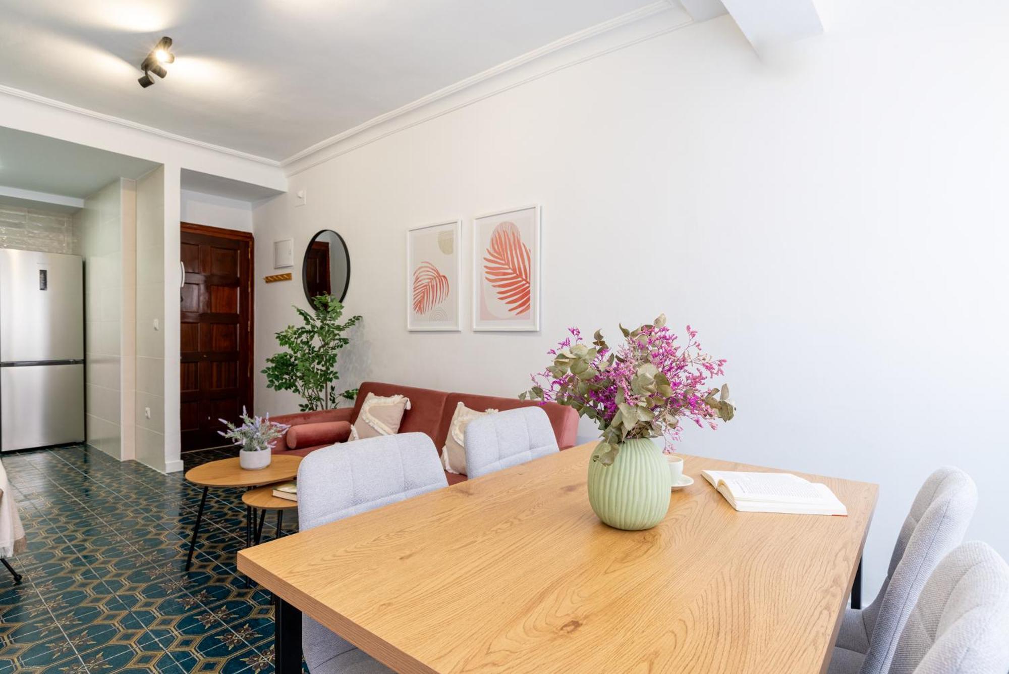 Piso Elegante Y Nuevo De 3 Habitaciones Y 2 Banos 塞维利亚 外观 照片