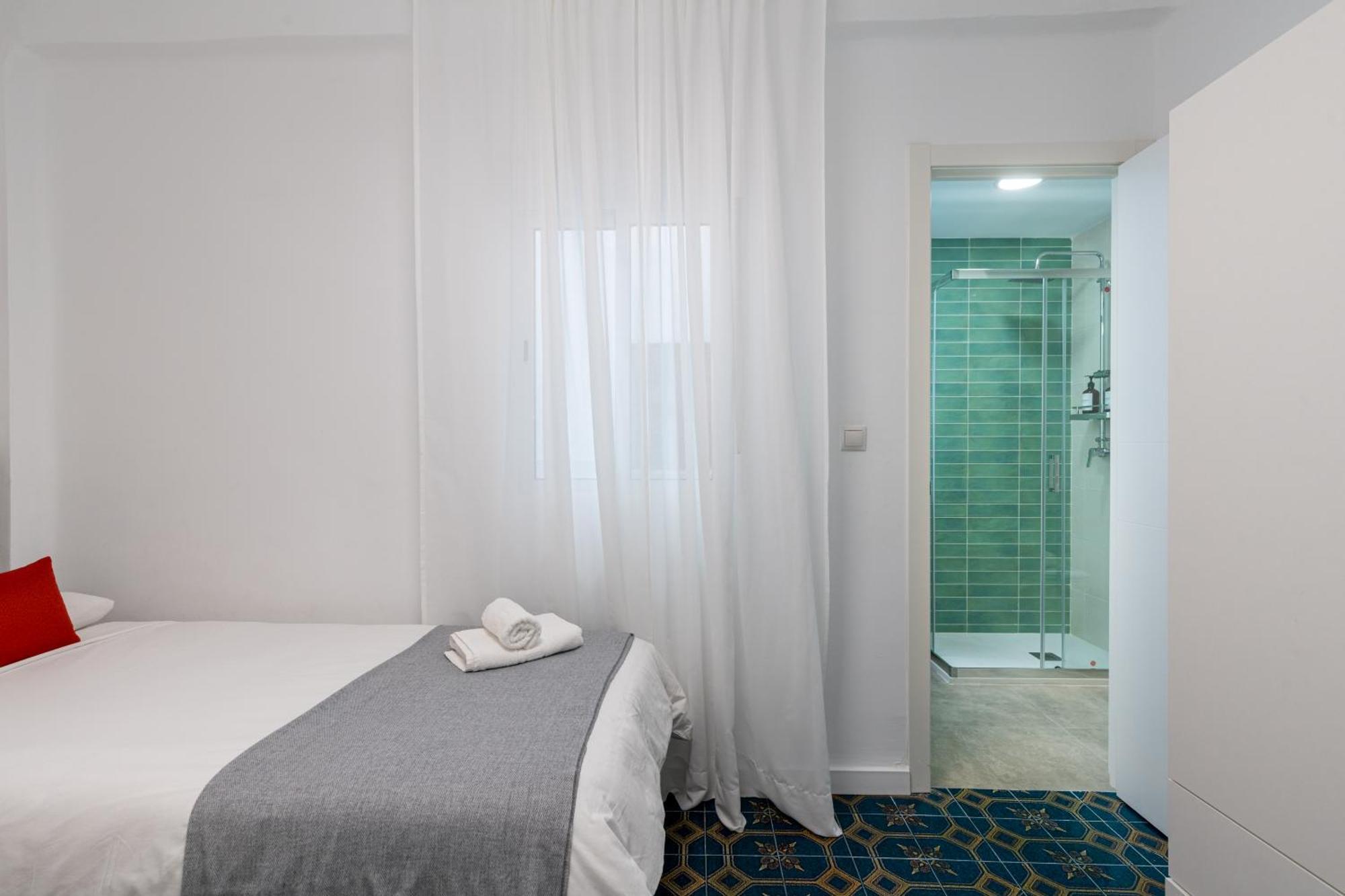 Piso Elegante Y Nuevo De 3 Habitaciones Y 2 Banos 塞维利亚 外观 照片