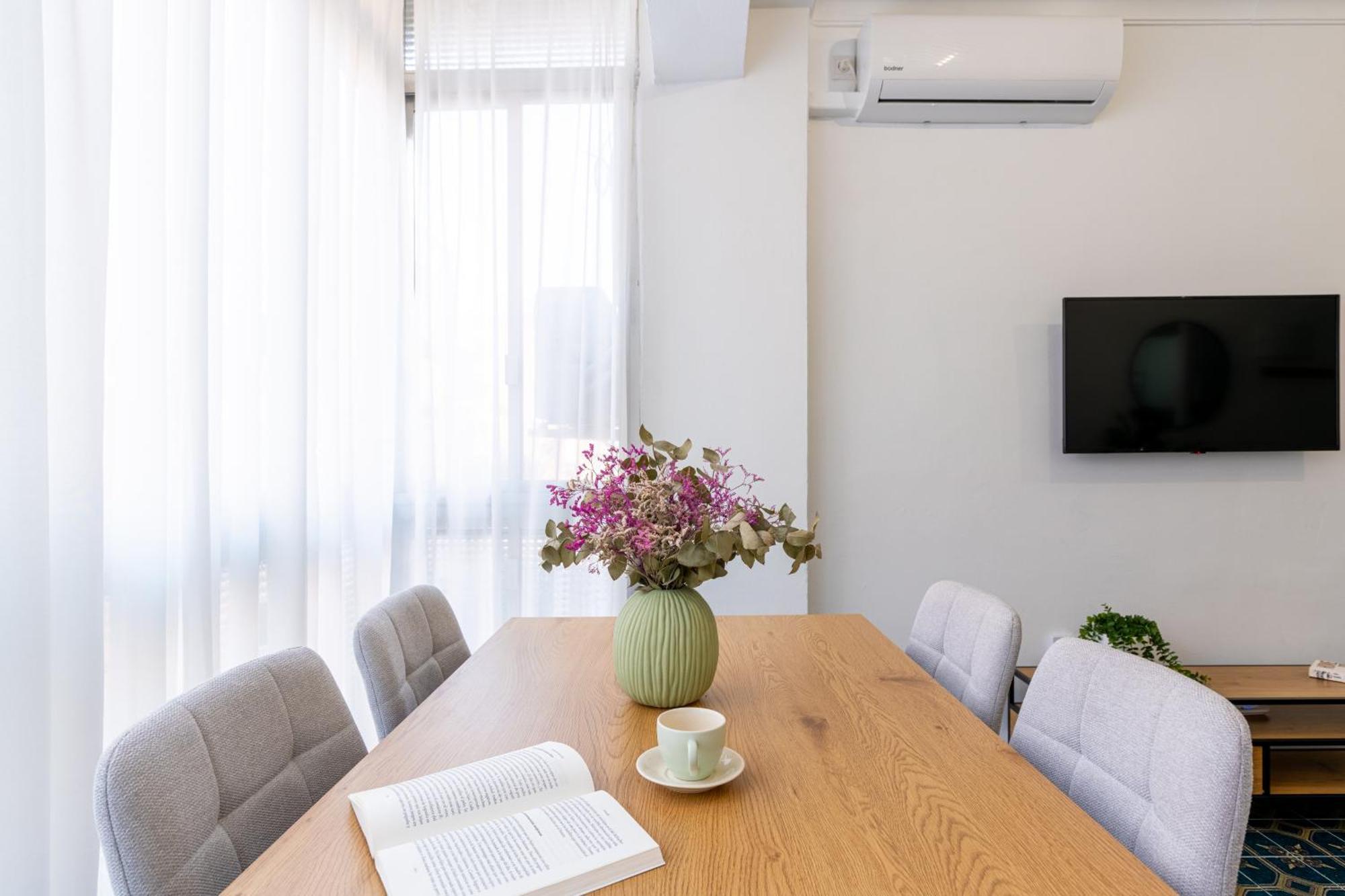 Piso Elegante Y Nuevo De 3 Habitaciones Y 2 Banos 塞维利亚 外观 照片
