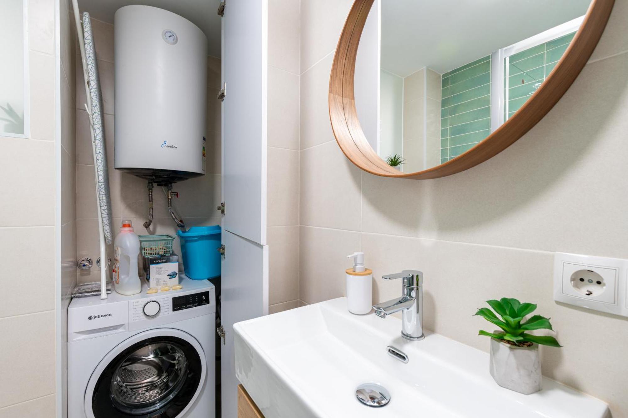 Piso Elegante Y Nuevo De 3 Habitaciones Y 2 Banos 塞维利亚 外观 照片